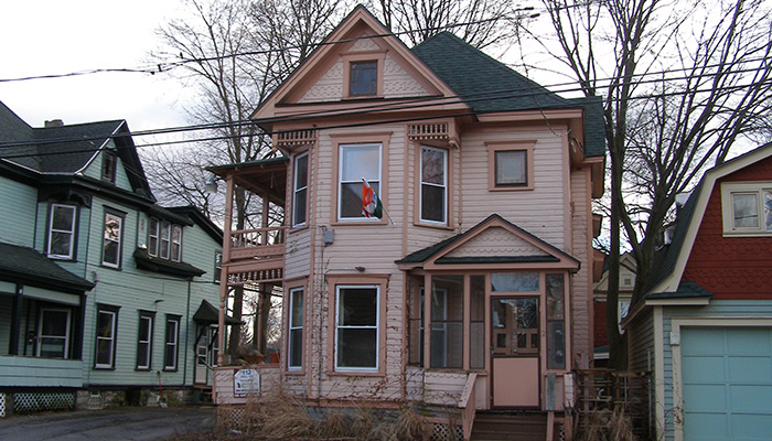 58-Syracuse_NY_112_Dell_St_photo_S_Gruber_Feb_2012